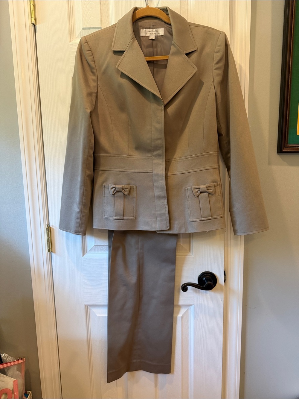 Tahari Beige Women's Bow-Pocket Blazer and Pants Set